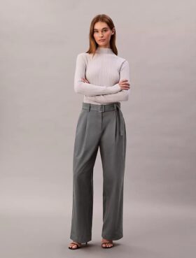 Pantaloni croiți cu curele