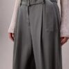 Pantaloni croiți cu curele Pantaloni croiți cu curele
