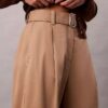 Pantaloni croiți cu curele Pantaloni croiți cu curele