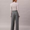Pantaloni croiți cu curele Pantaloni croiți cu curele