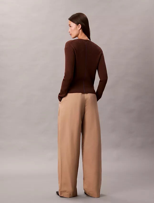 Pantaloni croiți cu curele Pantaloni croiți cu curele
