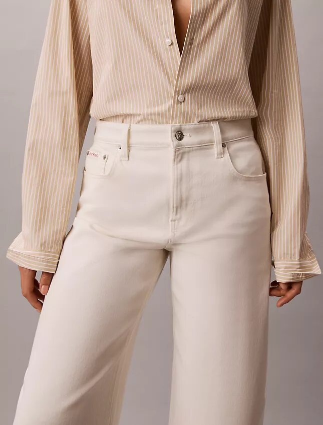 Pantaloni croiți cu picior evazat Pantaloni croiți cu picior evazat