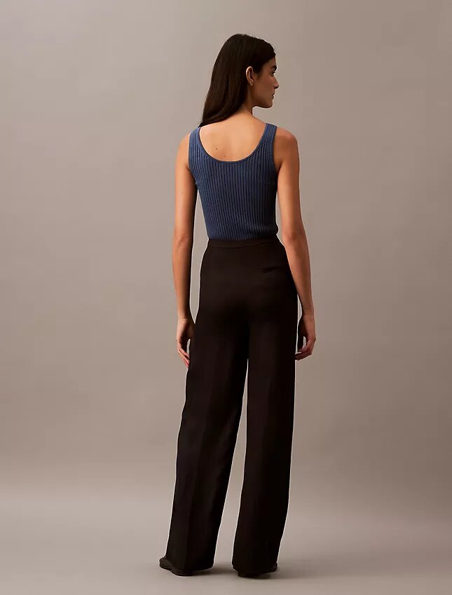 Pantaloni croiți cu talie înaltă Pantaloni croiți cu talie înaltă
