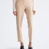 Pantaloni croiți, scurți, conici Pantaloni croiți, scurți, conici