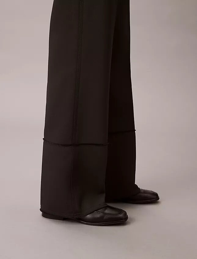 Pantaloni cu margini nefinisate Pantaloni cu margini nefinisate