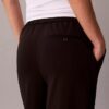Pantaloni de călătorie din crep elastic