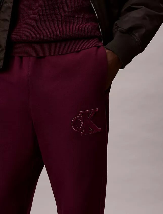 Pantaloni de jogging cu patch Monogram din fleece Pantaloni de jogging cu patch Monogram din fleece