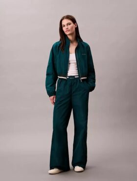 Pantaloni de trening cu logo pe talie