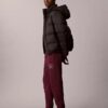 Pantaloni de trening din fleece cu imprimeu Monogram stratificat Pantaloni de trening din fleece cu imprimeu Monogram stratificat