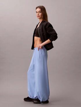 Pantaloni din țesătură de parașută