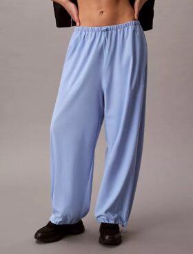 Pantaloni din țesătură de parașută