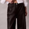 Pantaloni din imitație de piele cu 5 buzunare