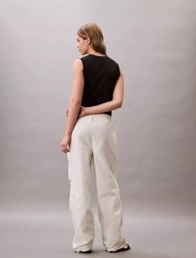 Pantaloni din nailon șifonat