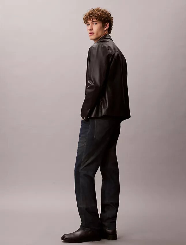 Pantaloni drepți din piele de căprioară în stilul anilor ’90 Pantaloni drepți din piele de căprioară în stilul anilor ’90