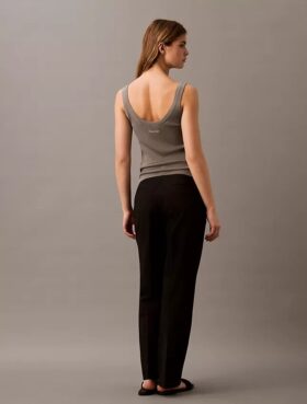 Pantaloni drepți, rafinați, cu elasticitate