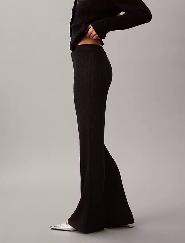 Pantaloni evazați din amestec de lână merino și lurex Pantaloni evazați din amestec de lână merino și lurex