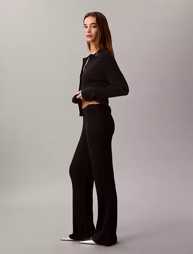 Pantaloni evazați din amestec de lână merino și lurex Pantaloni evazați din amestec de lână merino și lurex