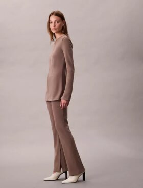 Pantaloni evazați din tricot, croiți pe măsură, fără nasturi