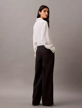 Pantaloni largi din crep