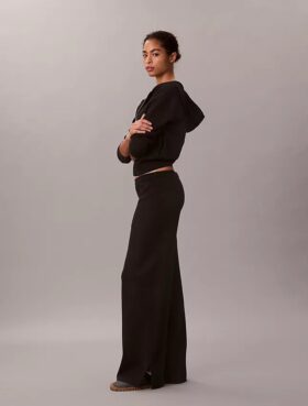 Pantaloni largi din tricot relaxat