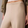 Pantaloni largi din tricot relaxat
