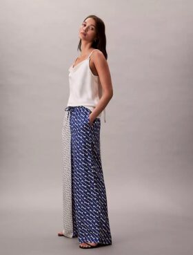 Pantaloni largi din twill de viscoză imprimat