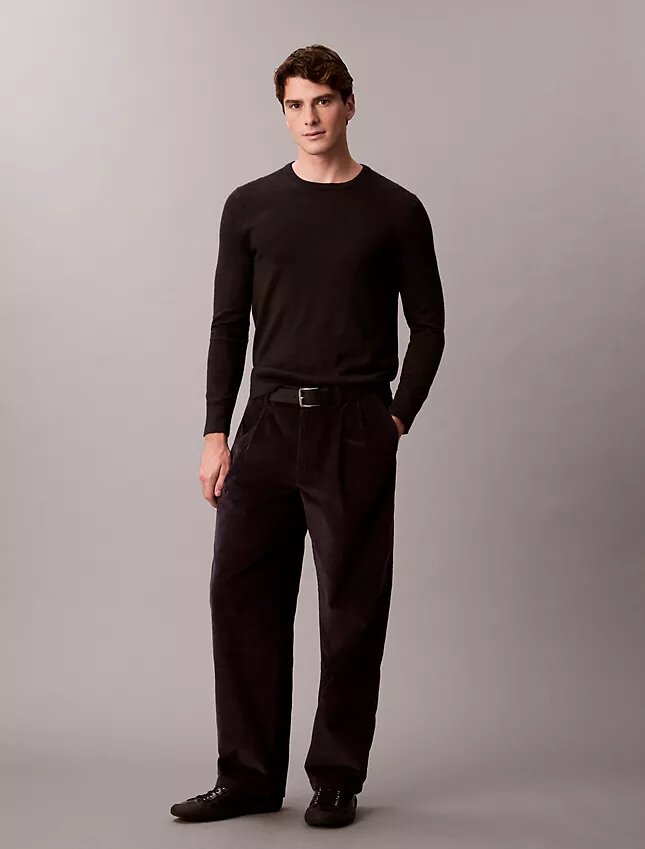 Pantaloni largi din velur con pliuri Pantaloni largi din velur con pliuri