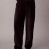 Pantaloni largi din velur con pliuri Pantaloni largi din velur con pliuri