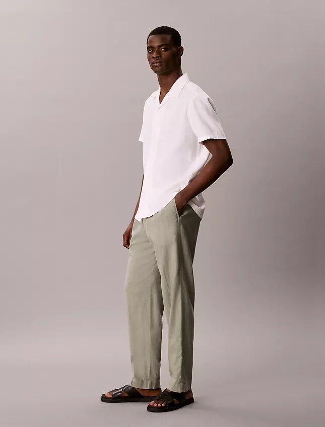 Pantaloni plisați din amestec de in, cu talie elastică Pantaloni plisați din amestec de in, cu talie elastică