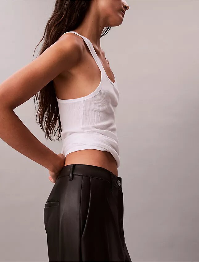 Pantaloni relaxați din imitație de piele Pantaloni relaxați din imitație de piele