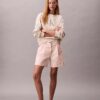 Pantaloni scurți bermuda din Cotton Stretch cu pliuri Pantaloni scurți bermuda din Cotton Stretch cu pliuri