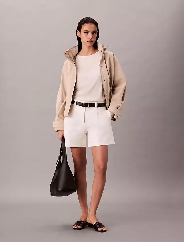 Pantaloni scurți bermuda din Cotton Stretch cu pliuri Pantaloni scurți bermuda din Cotton Stretch cu pliuri