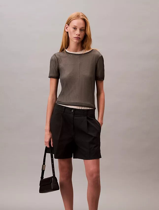 Pantaloni scurți bermuda din Cotton Stretch cu pliuri Pantaloni scurți bermuda din Cotton Stretch cu pliuri