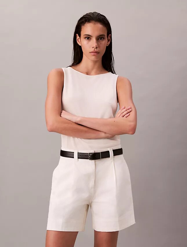 Pantaloni scurți bermuda din Cotton Stretch cu pliuri Pantaloni scurți bermuda din Cotton Stretch cu pliuri