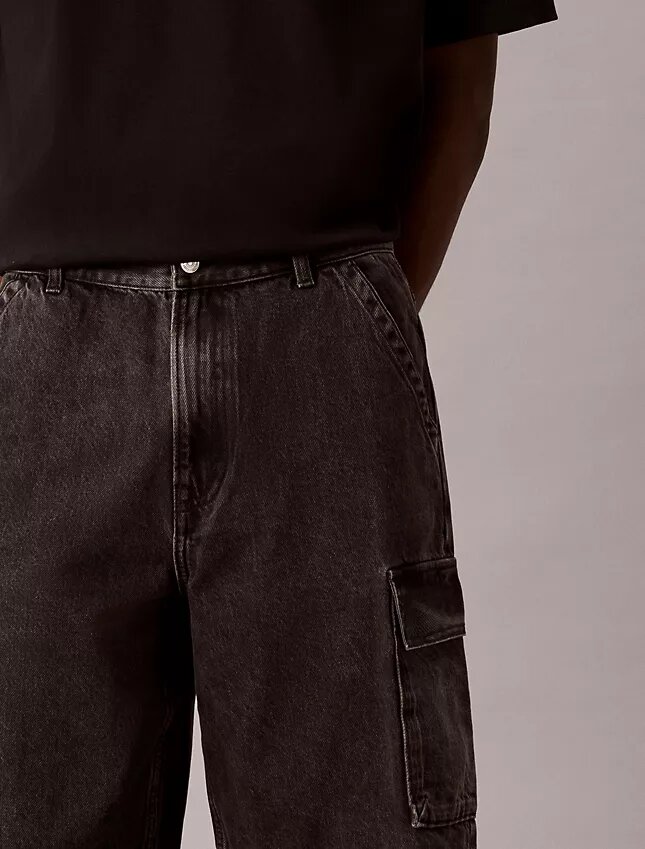 Pantaloni scurți cargo din denim în stilul anilor ’90 Pantaloni scurți cargo din denim în stilul anilor ’90