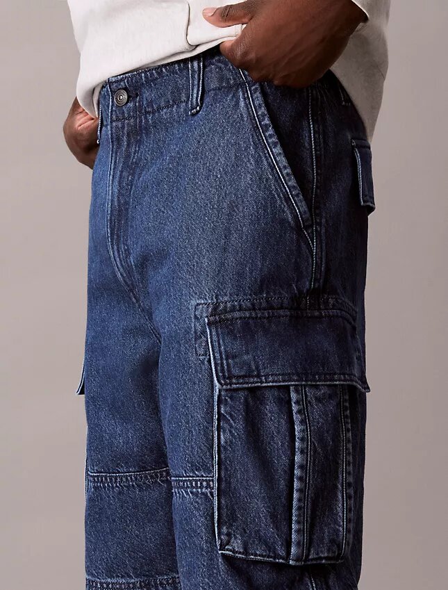 Pantaloni scurți cargo din denim în stilul anilor ’90 Pantaloni scurți cargo din denim în stilul anilor ’90