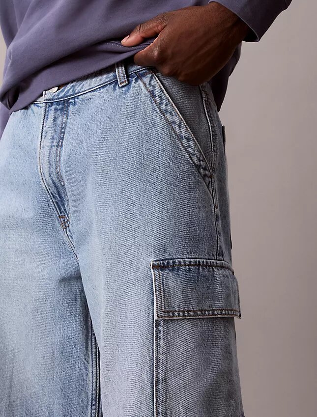 Pantaloni scurți cargo din denim în stilul anilor ’90 Pantaloni scurți cargo din denim în stilul anilor ’90