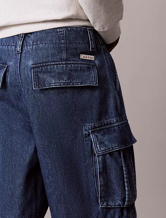 Pantaloni scurți cargo din denim în stilul anilor ’90 Pantaloni scurți cargo din denim în stilul anilor ’90