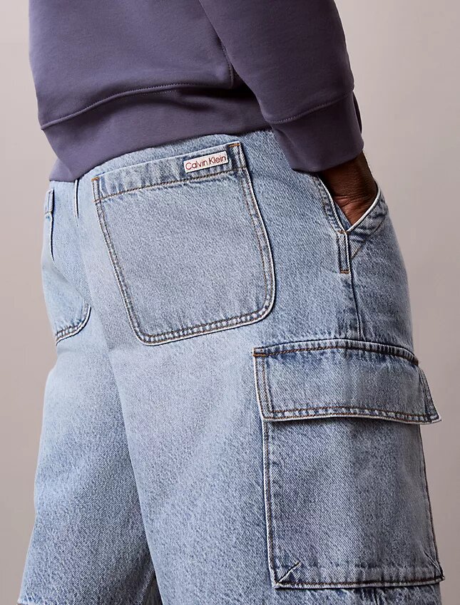 Pantaloni scurți cargo din denim în stilul anilor ’90 Pantaloni scurți cargo din denim în stilul anilor ’90