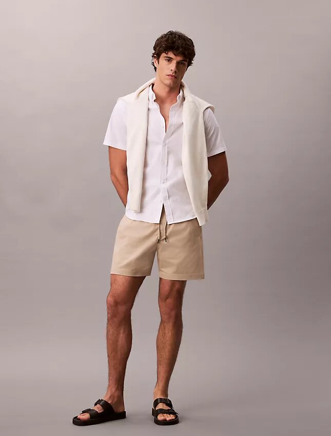 Pantaloni scurți chino din Cotton Stretch, cu talie elastică Pantaloni scurți chino din Cotton Stretch, cu talie elastică