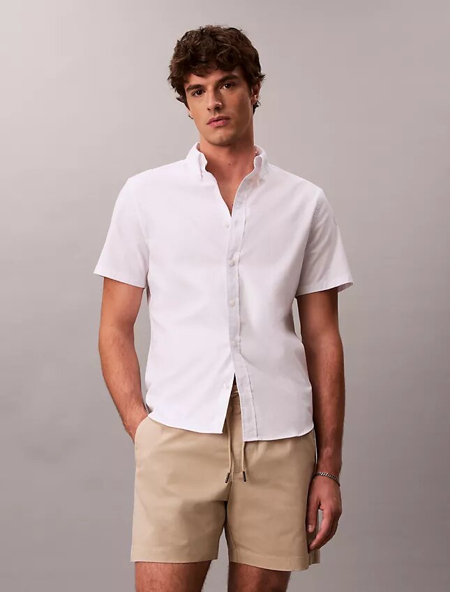 Pantaloni scurți chino din Cotton Stretch, cu talie elastică Pantaloni scurți chino din Cotton Stretch, cu talie elastică