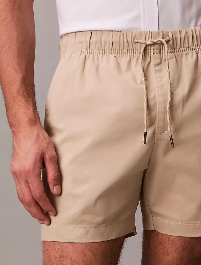 Pantaloni scurți chino din Cotton Stretch, cu talie elastică Pantaloni scurți chino din Cotton Stretch, cu talie elastică