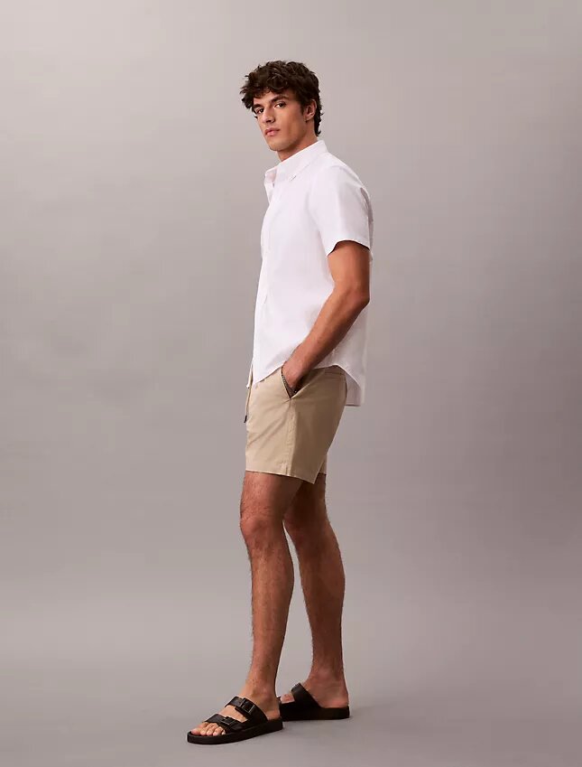 Pantaloni scurți chino din Cotton Stretch, cu talie elastică Pantaloni scurți chino din Cotton Stretch, cu talie elastică