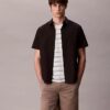 Pantaloni scurți chino largi în stilul anilor ’90 Pantaloni scurți chino largi în stilul anilor ’90
