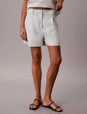 Pantaloni scurți croiți din amestec de in