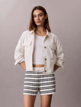Pantaloni scurți cu dungi și nervuri