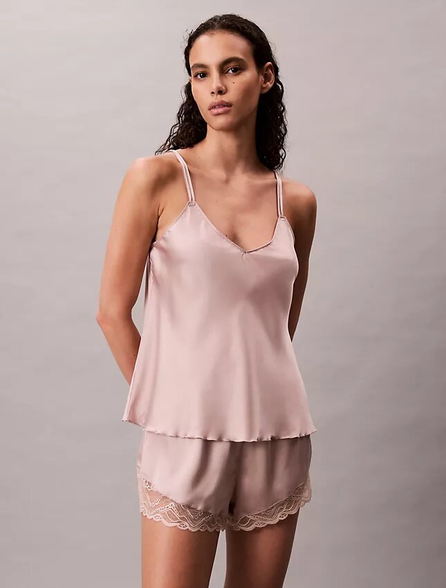 Pantaloni scurți cu luciu de satin Pantaloni scurți cu luciu de satin