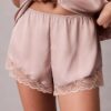 Pantaloni scurți cu luciu de satin Pantaloni scurți cu luciu de satin