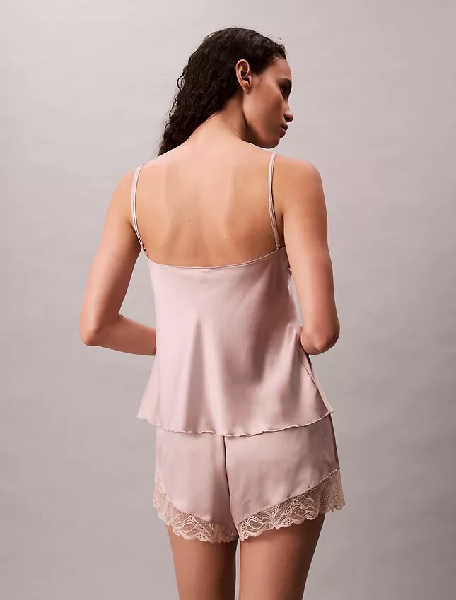 Pantaloni scurți cu luciu de satin Pantaloni scurți cu luciu de satin