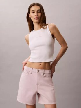 Pantaloni scurți cu talie înaltă și croi în A, vopsiți în întregime